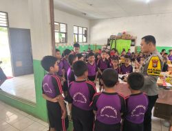 Police Go To School, Bhabinkamtibmas Sangalla Tanamkan Disiplin dan Semangat Belajar Sejak Dini