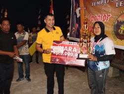 Wakapolres Tana Toraja Tutup Kejuaraan Bola Voli Putri Open Turnamen Bunga Seong Se- Sulsel