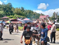 Polri Hadir Pastikan Kelancaran Prosesi Rambu Solo, Seluruh Rangkaian Acara Berjalan Tertib dan Khidmat