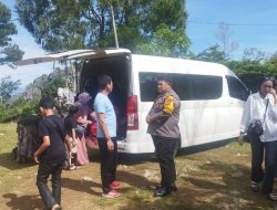 Bhabinkamtibmas Polsek Makale Lakukan Sambang Humanis di Kawasan Wisata Buntu Burake