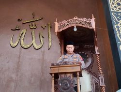 Kapolres Tana Toraja Sampaikan Pesan Kamtibmas dalam Khutbah Jumat di Masjid Raya Makale