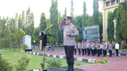 Kapolda Sulsel Pimpin Apel Gabungan dan Berikan Penghargaan kepada Personel Berprestasi